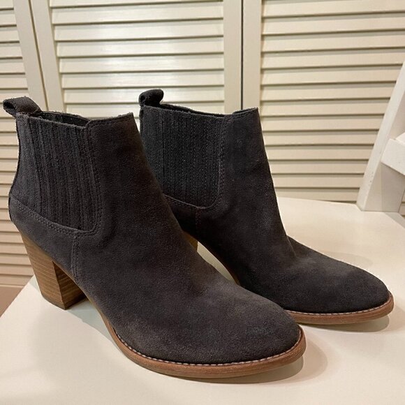 DOLCE VITA Women's Charcoal Gray Suede Ankle Boots Size 9 - Picture 1 of 6